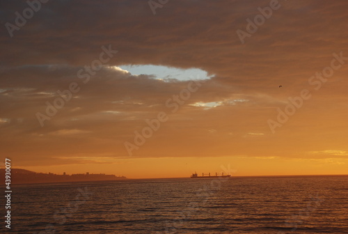 Sunset at Viña del Mar Beach © evgeniyab