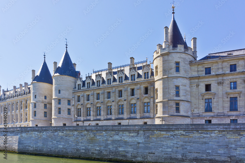 Fototapeta premium Castle Conciergerie is a former royal palace and prison in Paris