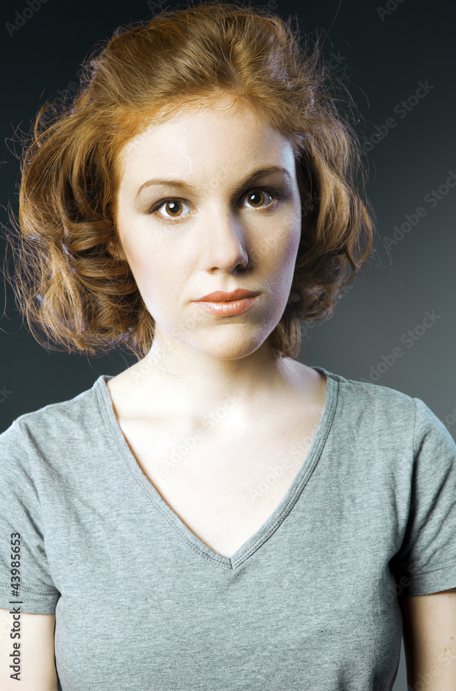 Naklejka premium Portrait of a beautiful woman