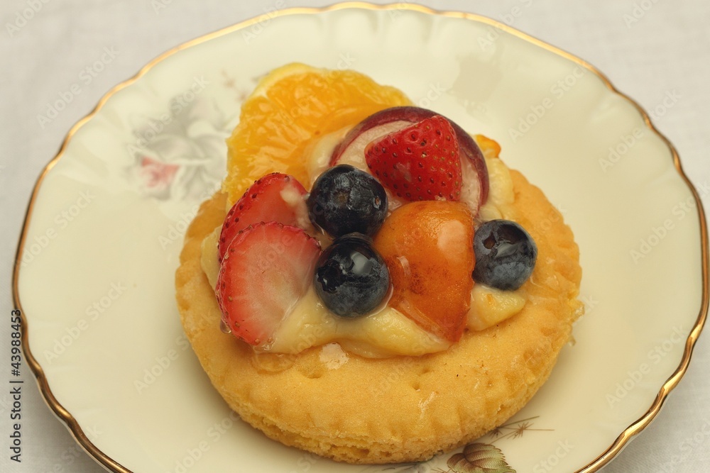 Piccola crostata con frutta