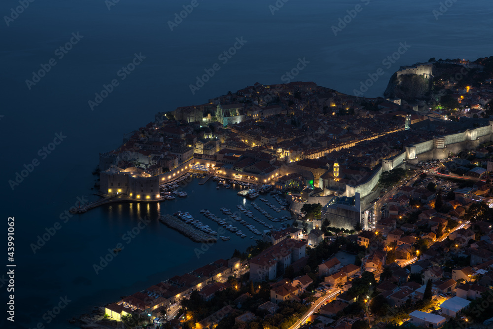 Dubrovnik nocą