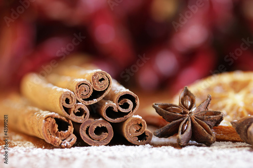 Zimtstangen und Sternanis