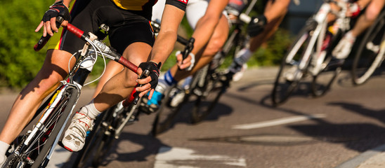 Wandcirkels Fietsen Wielerkoers met peloton in actie  © Stefan Schurr