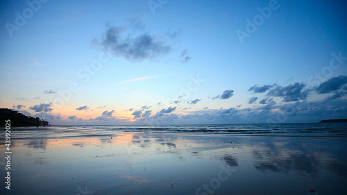 Wallpaper Mural Evening sky over the tropical ocean - panning Torontodigital.ca