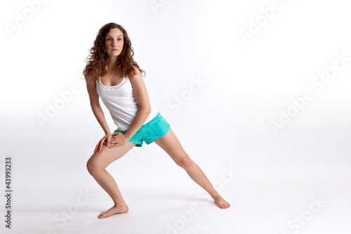 Junge Frau macht Gymnastik