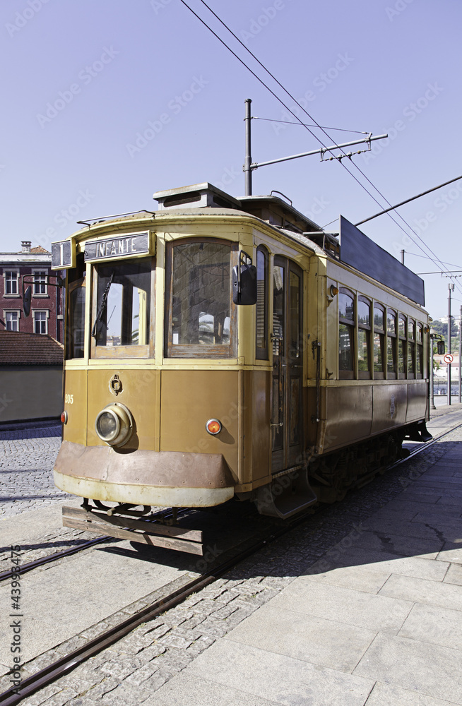 City train, tram