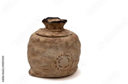 Obraz na płótnie Clay pot with lid on white background w salonie