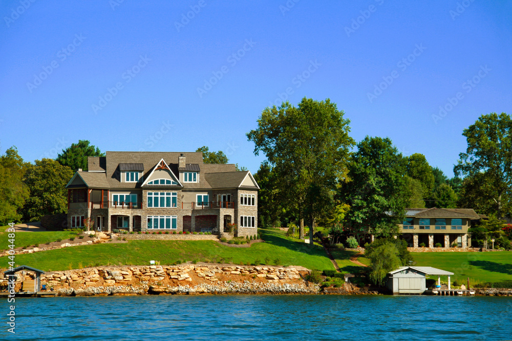 amerikanische Villa am See