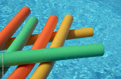 Frites d'aquagym sur l'eau