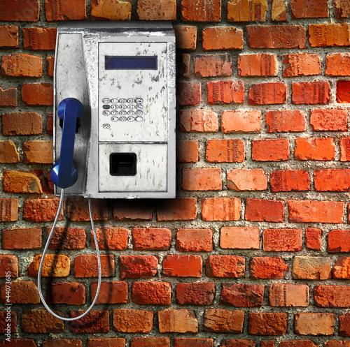 telefono al muro