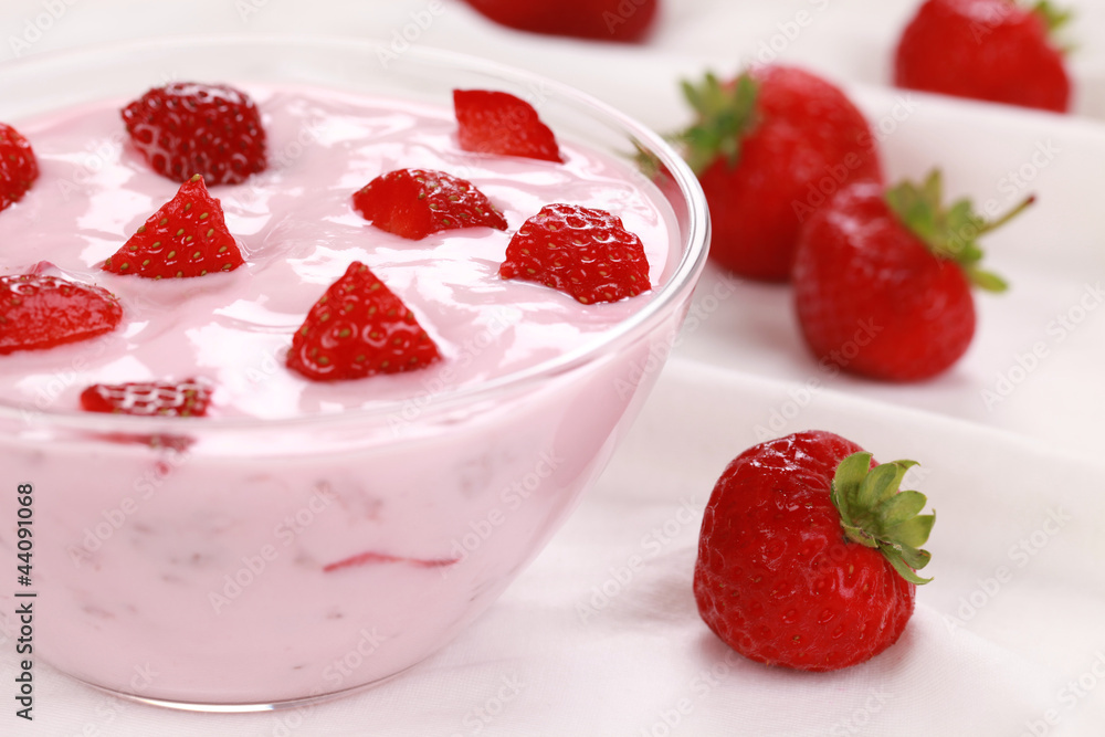 Joghurt mit Erdbeeren Joghurt mit Erdbeeren