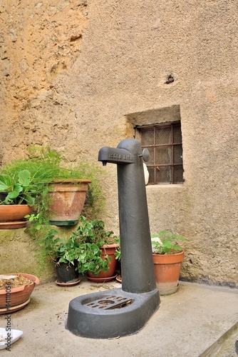 antica Fontana di Isola Liri photo