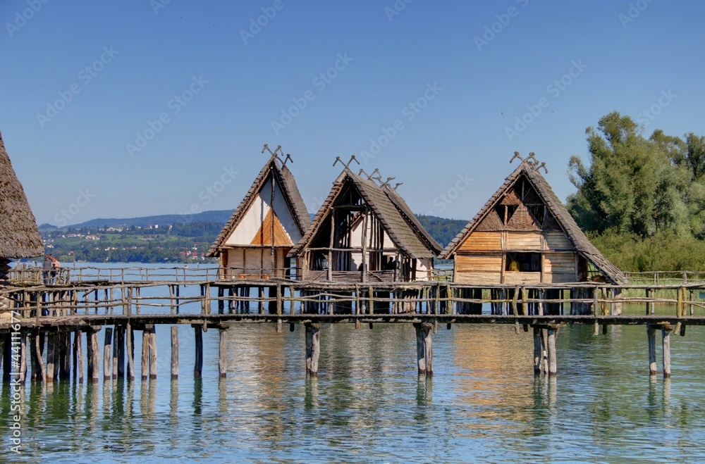 Fototapeta premium village lacustre