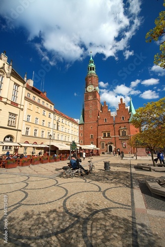 Wrocławski Ratusz w pogodny dzień