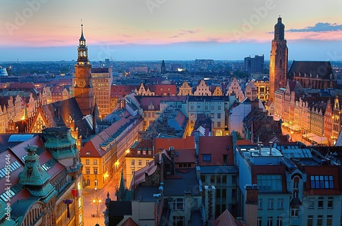 Wrocławski rynek o zmierzchu