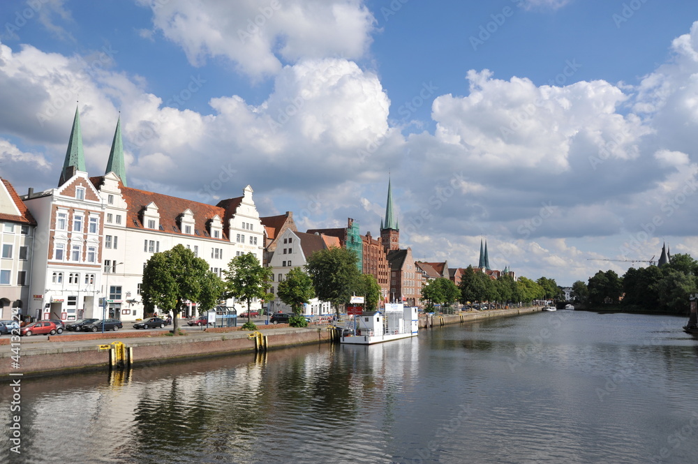 Fototapeta premium Lübek, au bord de l'eau 2