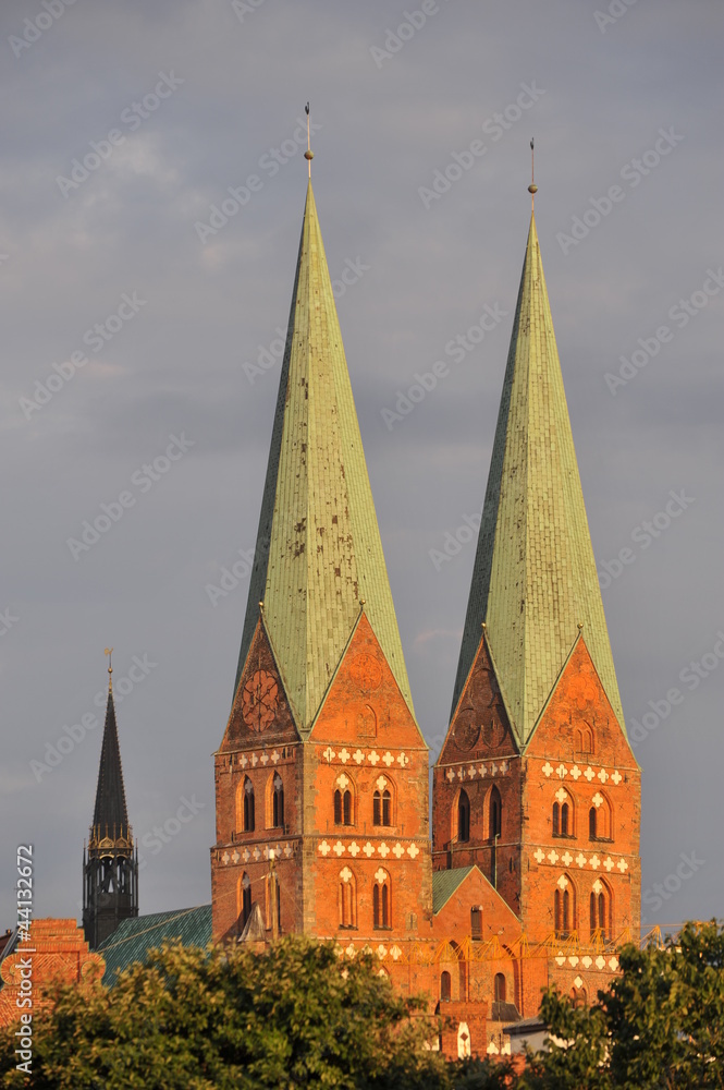 Fototapeta premium Coucher Soleil Ste Marie à Lübeck