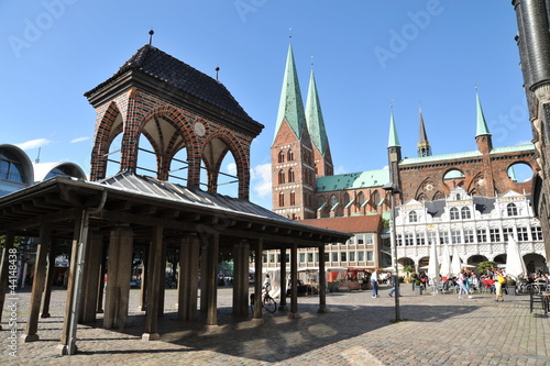 Lübeck, place de l'Hôtel de ville 3 photo