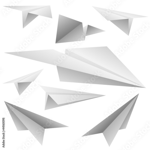 White paper planes isolated o white