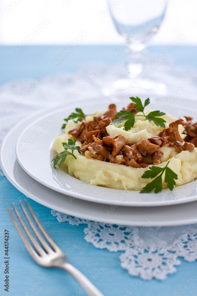 Mashed potatoes with chanterelle mushrooms Mashed potatoes with chanterelle mushrooms