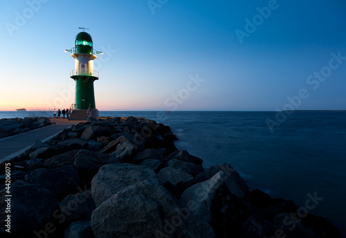 Ostsee Warnemünde Leuchtturm Abends