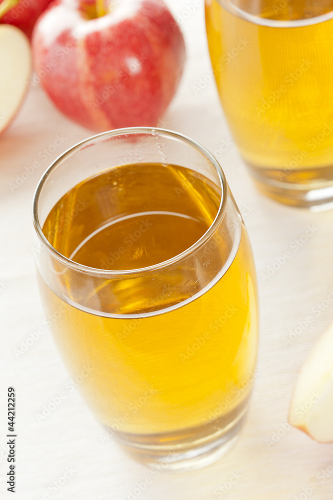 Refreshing Organic Apple Juice Refreshing Organic Apple Juice
