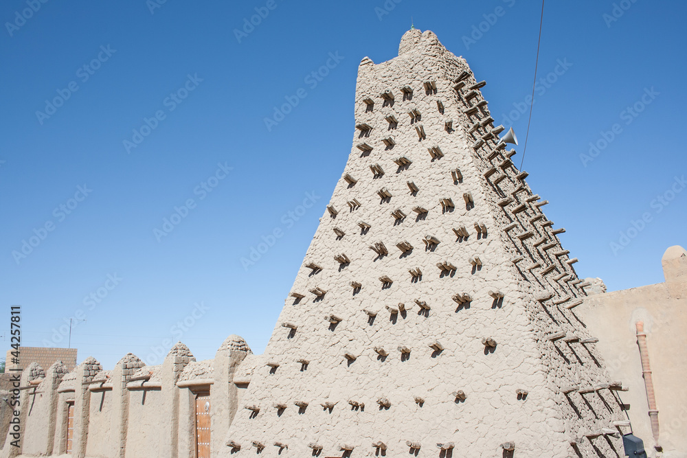 Naklejka premium Mud brick mosque in Timbuktu, Mali, Africa.
