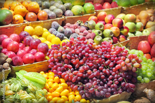 Fototapeta Naklejka Na Ścianę i Meble -  Fruit market