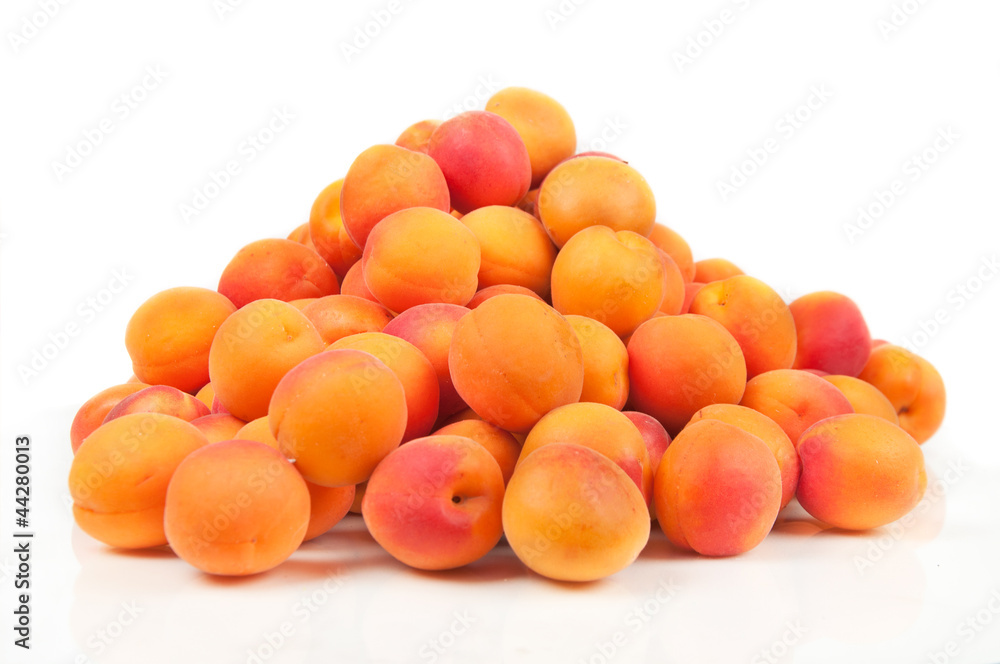 Fresh apricots Fresh apricots