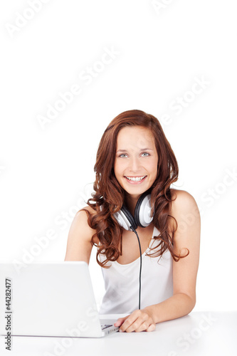 Wallpaper Mural frau mit laptop und kopfhörer Torontodigital.ca