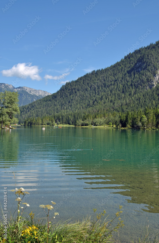 der beliebte Pillersee in Tirol im Pillerseetal der beliebte Pillersee in Tirol im Pillerseetal