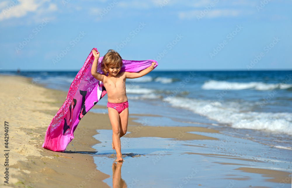 Fototapeta premium Girl at the seaside