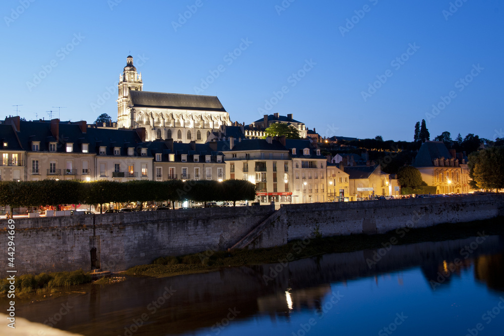 The riverside and the cathedral of Blois