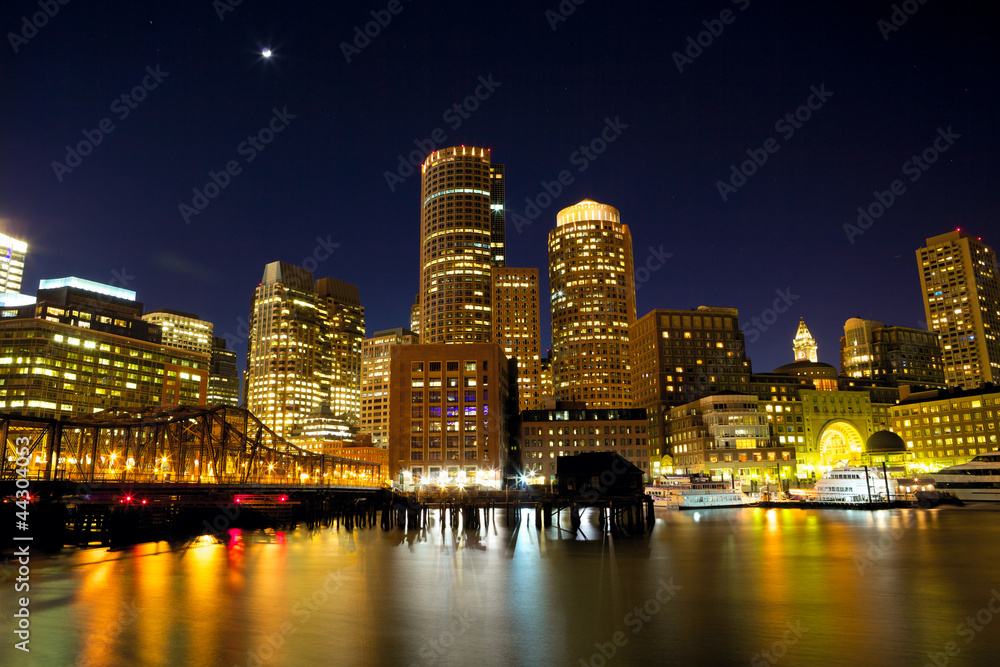 Obraz premium Nighttime view of Boston Harbor, Massachusetts, USA