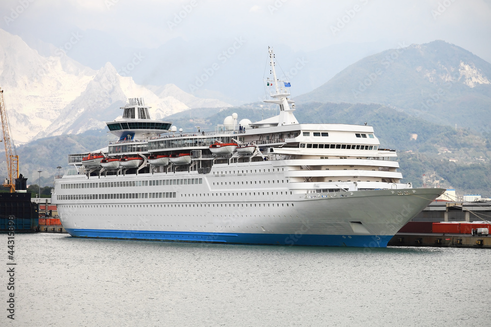 large white passengers cruise ship