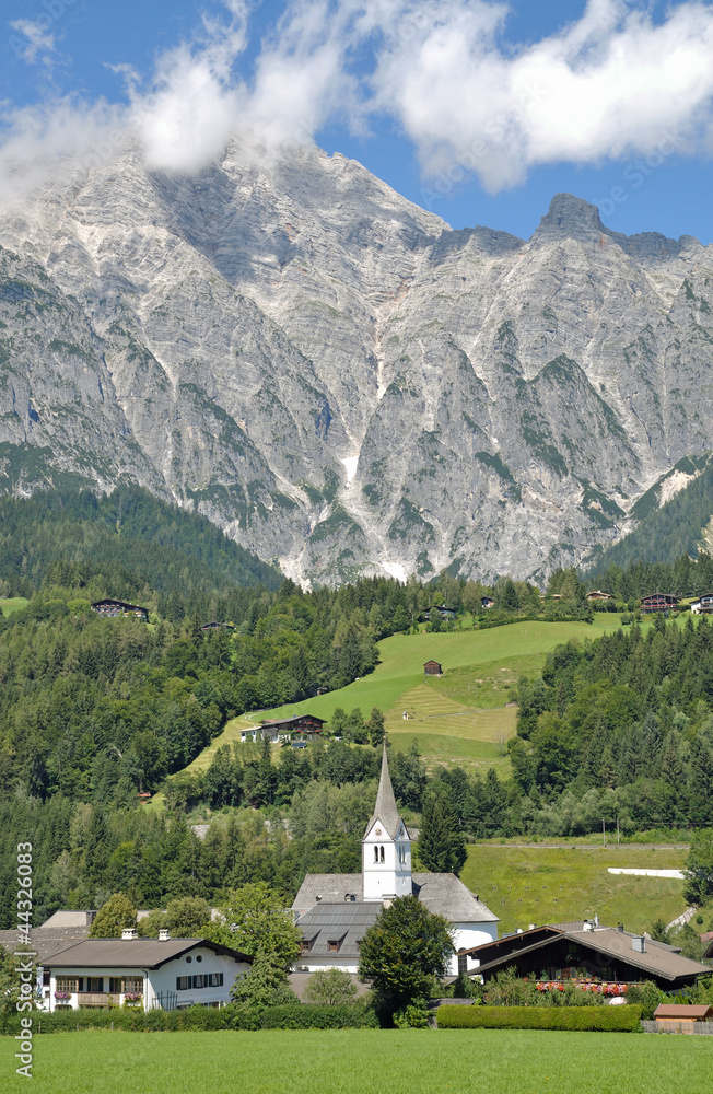Obraz premium Urlaubsort Leogang im Salzburgerland