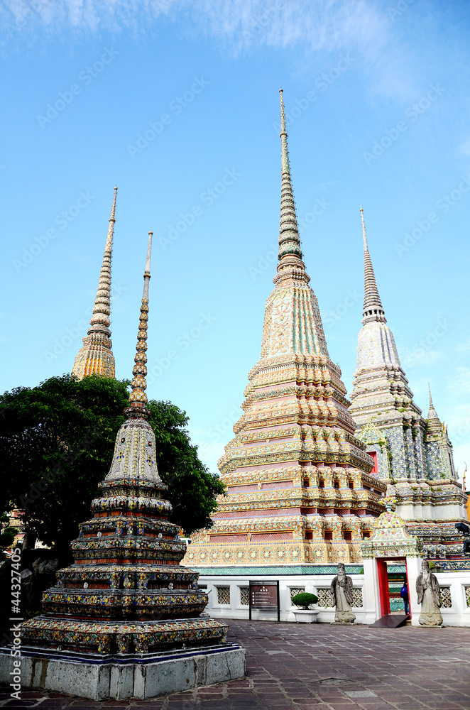 Fototapeta premium Phra Maha Chedi at Wat Pho, Bangkok.