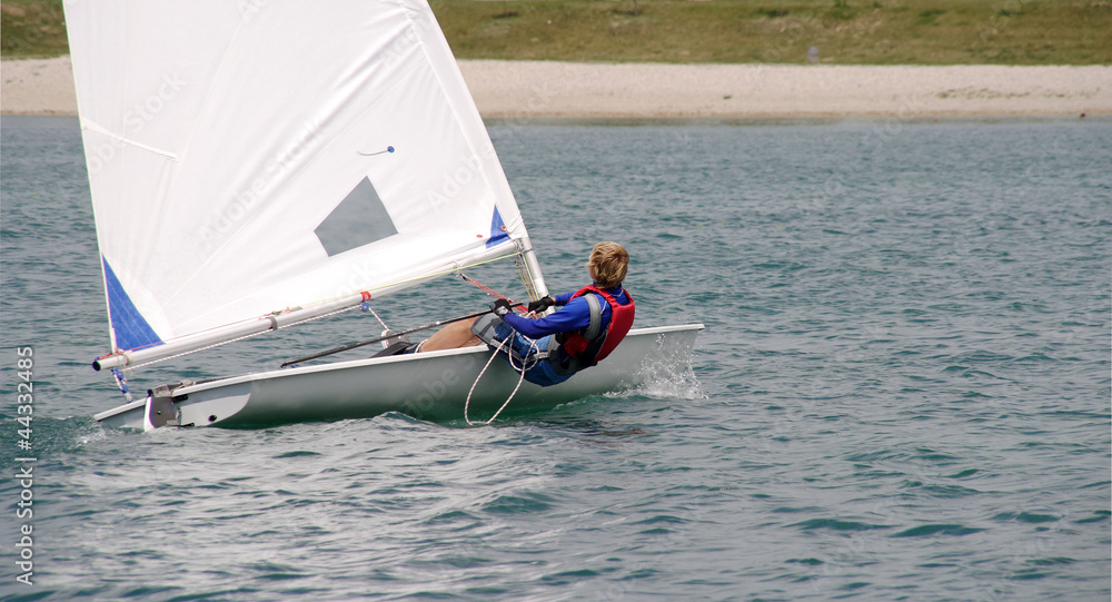 Obraz premium Sports sailing in small boats on the lake