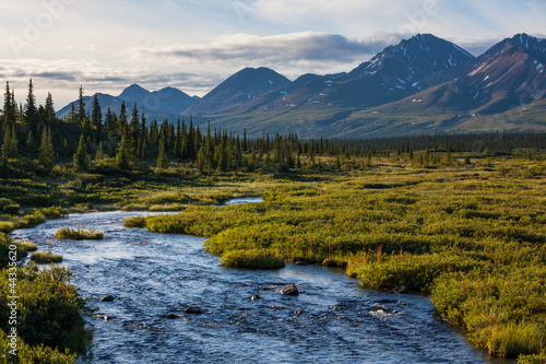 Fototapeta Naklejka Na Ścianę i Meble -  Lake on Alaska