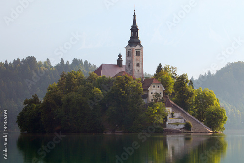 A church on the island in lake Bled in Slovenia © TTstudio