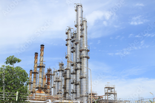 Oil and Gas Refinery Plant with distillation column and tank