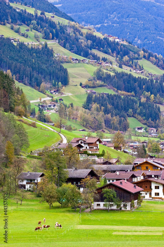 alpejska miejscowość © grzegorz9992
