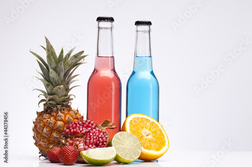 Fototapeta Naklejka Na Ścianę i Meble -  Exotic alcohol drinks set with fruits