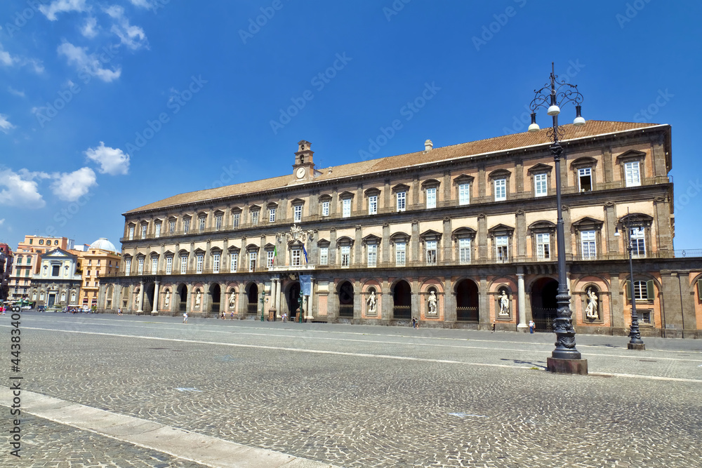 Napoli, Piazza del Plebiscito, Palazzo Reale
