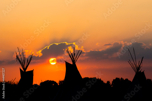 Tipi zum Sonnenuntergang