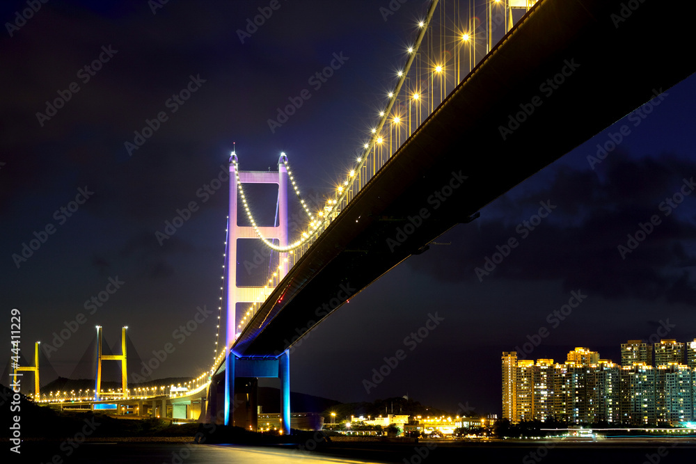 Fototapeta premium Tsing Ma Bridge at night