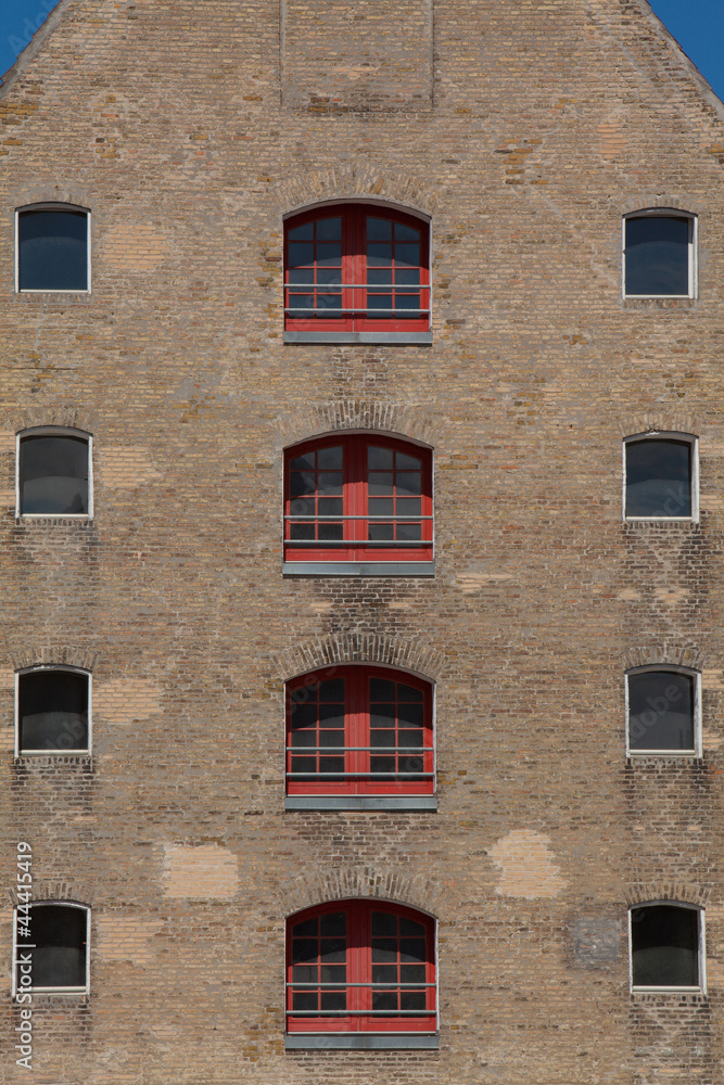 Hausfront eines modernisierten Lagerhauses Hausfront eines modernisierten Lagerhauses