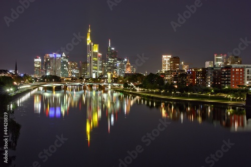 Frankfurt am Main  im V  rdergrund die Fl    erbr  cke  - 2012