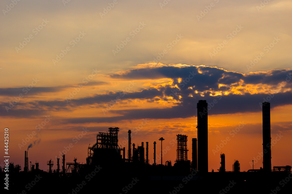 petrolchimica al tramonto