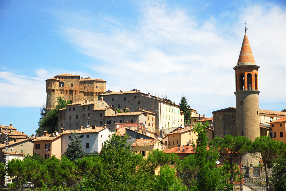 Agata-Feltria Fragoso fortress and village overview